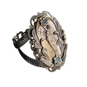 VTG Jan Michaels SF Chunky Art Nouveau Lady Cameo Bracelet Brass Statement 7"